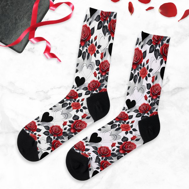 Romantic Patterned Red Roses and Black Hearts Socken (Romantic themed socks for Valentine's Day, with a pattern of red roses and black hearts)