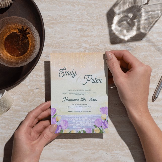 Romantic Purple Floral Beach Sunset Wedding Invite Postkarte (Romantic Purple Floral Beach Sunset Wedding Invite)