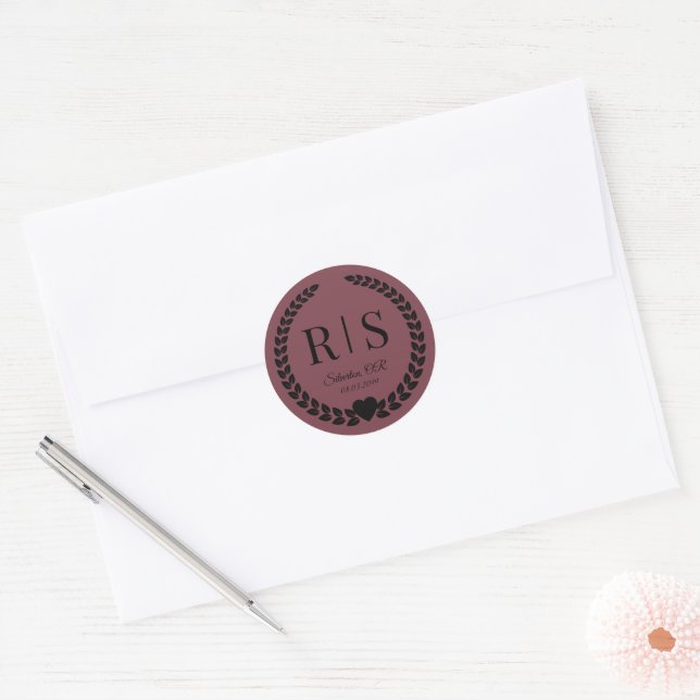 Romantic Rosewood Wedding Monogram Initials Runder Aufkleber (Umschlag)