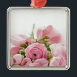 Romantic Wedding Love Soft Pink Flower Bouquet Silbernes Ornament<br><div class="desc">Romantic Wedding Love Soft Pink Flower Bouquet</div>