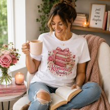Romantik-Leser Rosa Bücherstapel