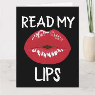 ROMANTIQUE, JE T'AIME LES CARTES ROUGES POUR LUI