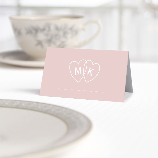 Romantique rose Coeurs Monogrammes Table Cartes de (A pretty blush pink wedding place card with space for your initials in the entwined hearts)