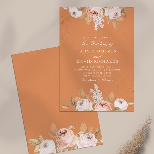Romantische Apricot Peony Wedding Einladung (Romantic Apricot Peony Wedding Invitation on neutral table)