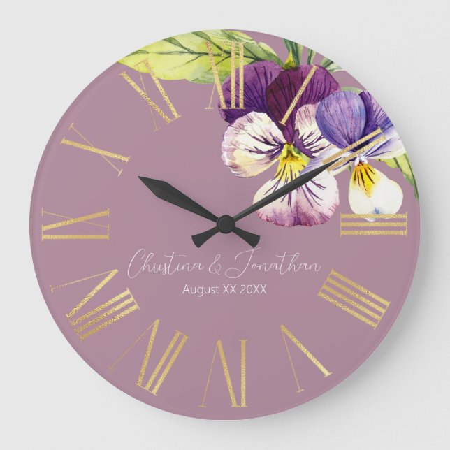 Romantische Aquarellviolen auf Lila Große Wanduhr (Vorderseite)