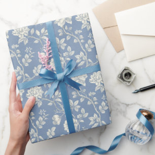 Romantische blaue cremefarbene Blumen zur Hochzeit Geschenkpapier