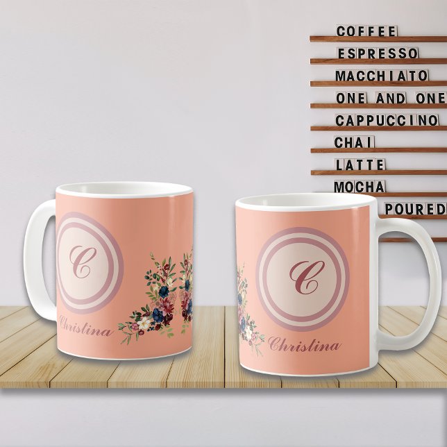 Romantische Blumen mit individuellem Monogramm Kaffeetasse (Von Creator hochgeladen)