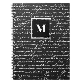 Romantische Buchstabenschrift mit Schwarz-weißer M Notizblock