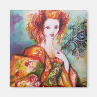 ROMANTISCHE FRAU MIT PEACOCK FEATHER