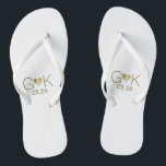 Romantische goldene Liebe mit Initialen Hochzeit Flip Flops<br><div class="desc">Für ein verheiratetes Paar Party,  ein romantisches Design eines grafischen Imitats goldenes Herz mit ihren Initialen...  um allen Ihren Hochzeitsvorbereitungen Komfort und Leichtigkeit zu bringen...  perfekt zum Tragen nach der Hochzeit.</div>