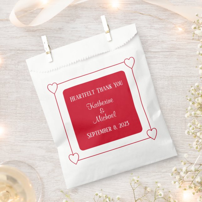 Romantische Herzen Moderne rote Hochzeit Geschenktütchen (Ausgeschnitten)