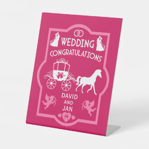 Romantische Hochzeit von Pferd und Kart Sockelschild