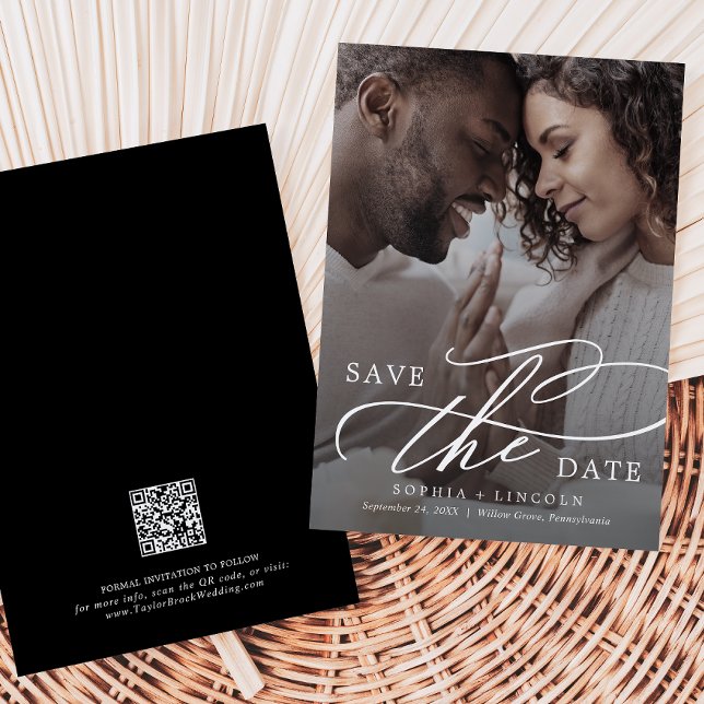 Romantische Kalligrafie QR Code Dunkles Foto Save The Date (Von Creator hochgeladen)