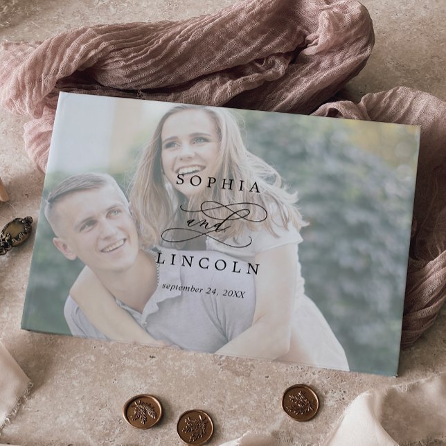 Romantische Kalligraphie Monogram Foto Wedding Gästebuch (Von Creator hochgeladen)