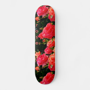 Romantische Korallen-Rose Skateboard
