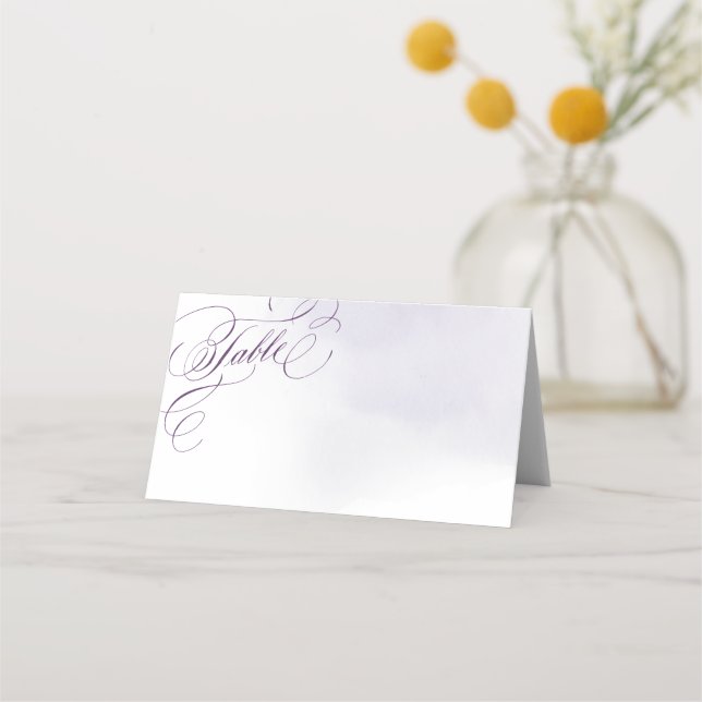 Romantische lila Kalligraphie Platzkarte (Vorderseite)