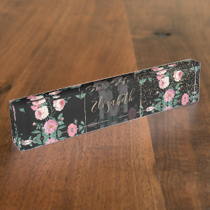 Romantische Peelingdesign mit Blumen und goldenen  Namensplakette