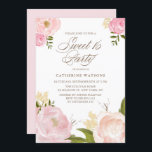 Romantische Rosa Blume Süß 16 Party Einladung<br><div class="desc">Individuell gestaltete,  blumengeschmückte 16 . Geburtstag-Party Einladung mit handgezeichnet Aquarellbildern von rosa Pfannkuchen und Rose. Diese Aquarell 16 . Geburtstag Einladung ist vollständig anpassbar. Ideal für Frühlings- und Gartenbau-Party.</div>