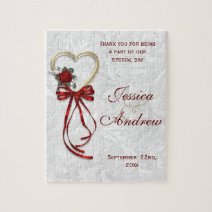 Romantische Rose, Goldherz u. rotes Band