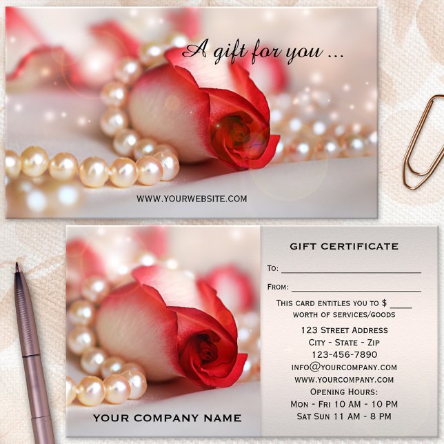 Romantische Rose und Perlen Rabattkarte (A modern business card sized gift certificate featuring a rose with pearls and festive light sparkle)