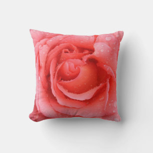 Romantische rote rosa Rosen-Wassertropfen Kissen