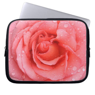 Romantische rote rosa Rosen-Wassertropfen Laptopschutzhülle