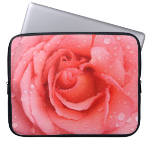 Romantische rote rosa Rosenwassertropfen Laptopschutzhülle