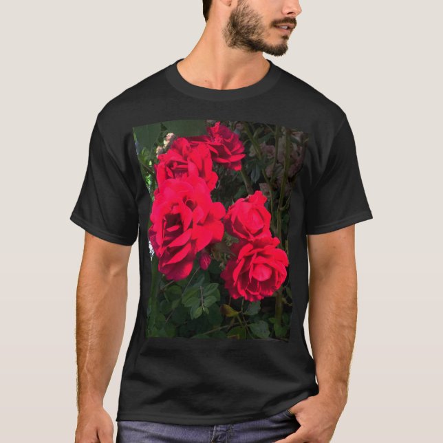 Romantische Rote Rose Garden Rosery T-Shirt (Vorderseite)