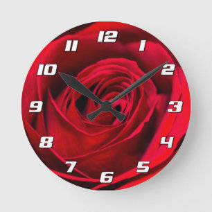 Romantische Rote Rose in voller Blüte mit Zahlen Runde Wanduhr