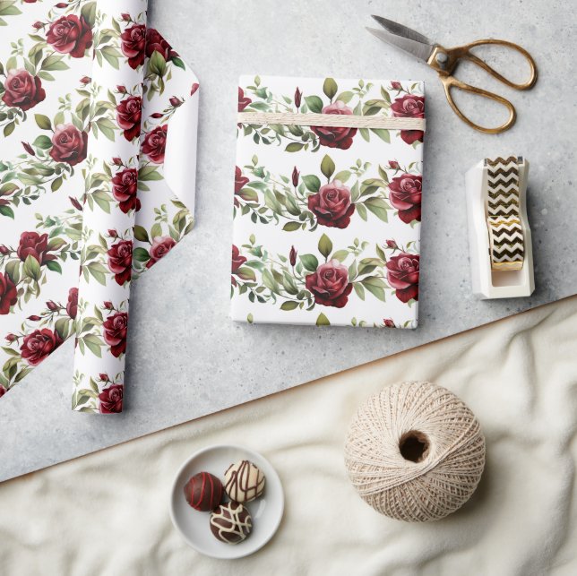 Romantische Rote Rosen Geschenkpapier (Kunsthandwerk)
