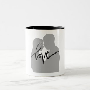 Romantische Silhouette eines Paares Liebeszitat Zw Zweifarbige Tasse
