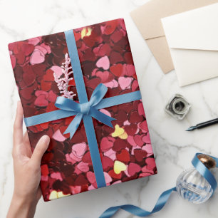 Romantische und festliche Rosa Herz Confetti Geschenkpapier