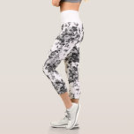 Romantische Vintage Rose grau auf weiß Capri Leggings<br><div class="desc">Elegante,  nahtlose antike Vintage,  monochrome graue Rose auf weißem Hintergrund. Waistband Farbe ist anpassbar.</div>