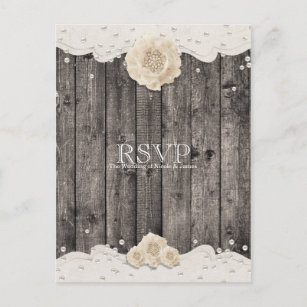 Romantische Weiße Blume und Perlen Rustikales Holz Einladungspostkarte