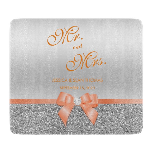 Romantischer Coral Bow & Silver Glitzer Hochzeit Schneidebrett (Vorderseite)