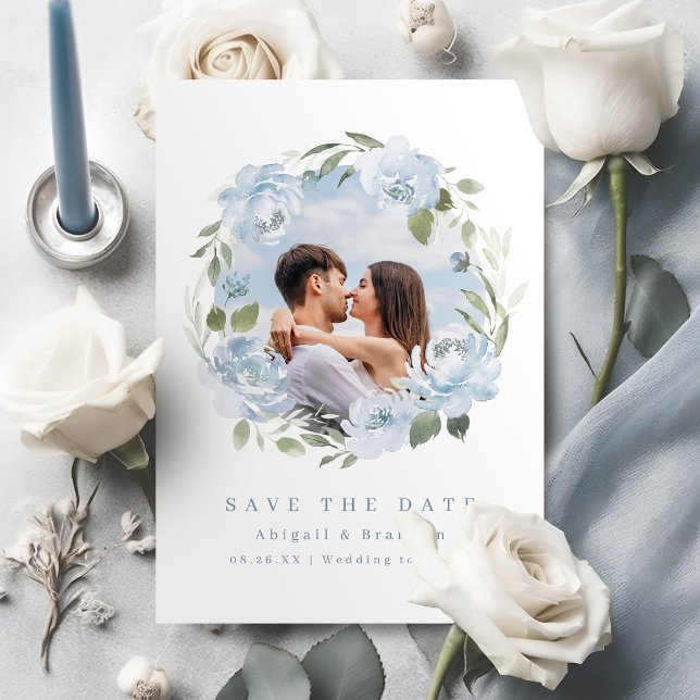 Romantischer Garten staubblauer Blumen-Hochzeitsfo Save The Date (Romantic garden dusty blue floral wedding photo save the date)