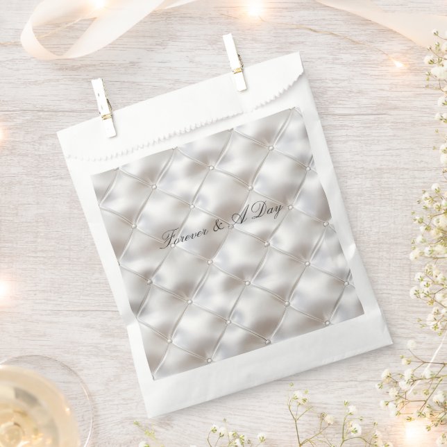 Romantischer Glam White Imitats Leather Geschenktütchen (Ausgeschnitten)