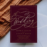 Romantischer Goldschmied | Burgundy Frame Wedding Folieneinladung<br><div class="desc">Diese romantische Goldfolie bordeauxrot Rahmen Hochzeitseinladung ist perfekt für eine einfache Hochzeit. Das moderne klassische Design besticht durch extravagante Wirbel und skurrile Schnörkel mit prächtiger,  eleganter,  handgeschriebener,  vergoldeter Typografie und einem formalen Folienrahmen auf bordeauxfarbenem Hintergrund.</div>