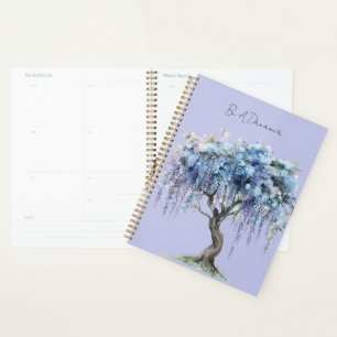 Romantischer lila blühender Baum  Planer