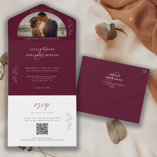Romantisches Dark & Moody Burgundy Wedding Foto All In One Einladung