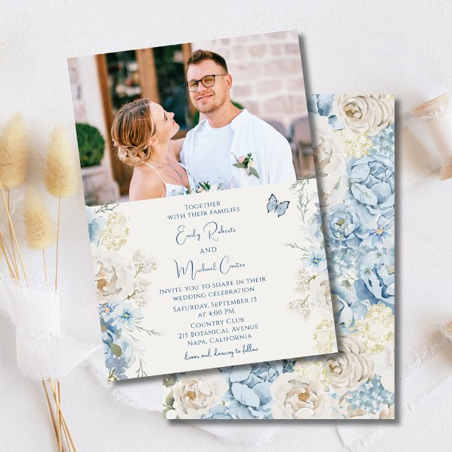 Romantisches Dusty Blue Floral Foto Hochzeit Einladung (Von Creator hochgeladen)