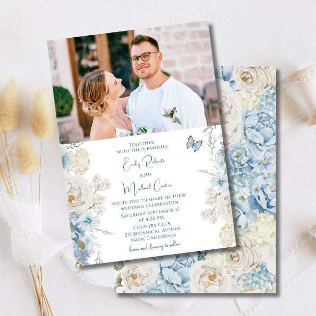 Romantisches Dusty Blue Floral Foto Hochzeit Einladung (Von Creator hochgeladen)