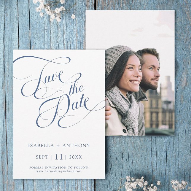 Romantisches kalligrafisches Dusty Blue Wedding Fo Save The Date (Von Creator hochgeladen)