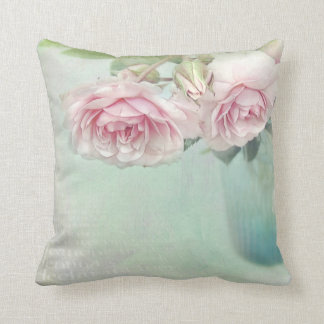 romantisches Kissen im aktuellen Shabby Style