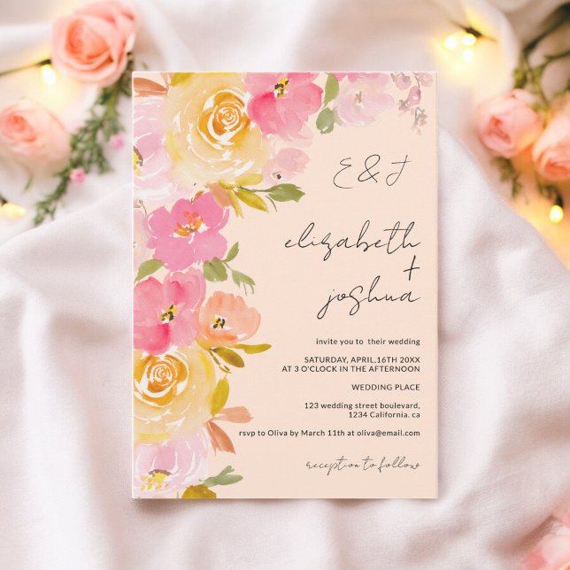 Romantisches pfirsichrosa Foto Hochzeit Einladung (Romantic peach pink yellow floral photo wedding invitation)