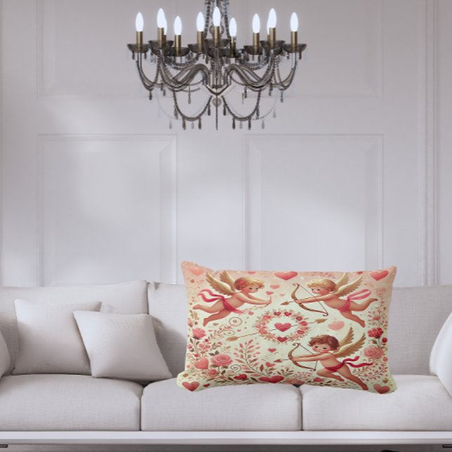 Romantisches Rosa und goldene Kupille Lendenkissen (Romantic Pink and Gold Cupid Lumbar Pillow – Add a sweet touch of love to your space.)