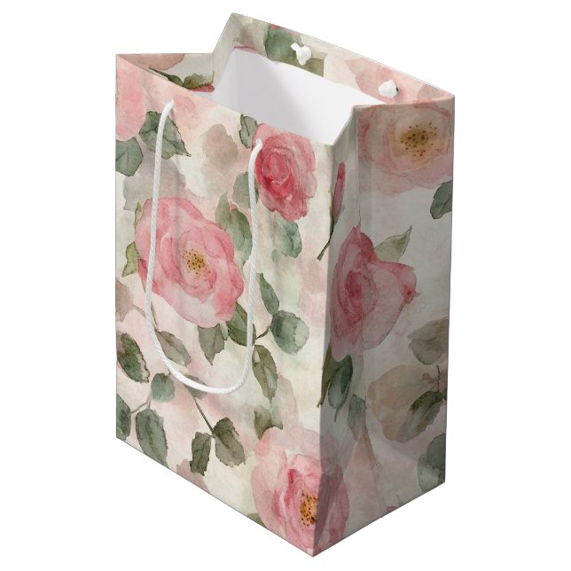 Romantisches Rosenrosen Brautparty Mittlere Geschenktüte (Vorderseite Schrägansicht)