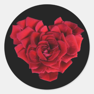 Romantisches rotes Rosenherz auf Schwarz Runder Aufkleber