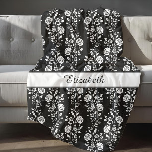 Romantisches Schwarz-Weiß-Blumenmuster-Namensdruck Fleecedecke