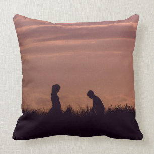 Romantisches Silhouette-junge Kissen